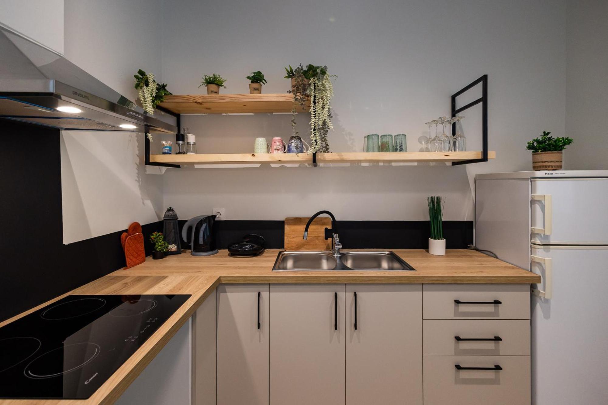 Vallia's Seaview & Stylish By Konnect, Nisaki