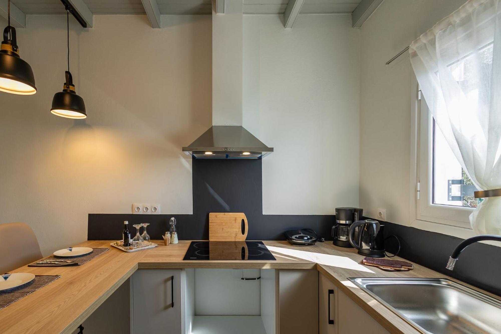 Vallia's Seaview & Stylish By Konnect, Nisaki *