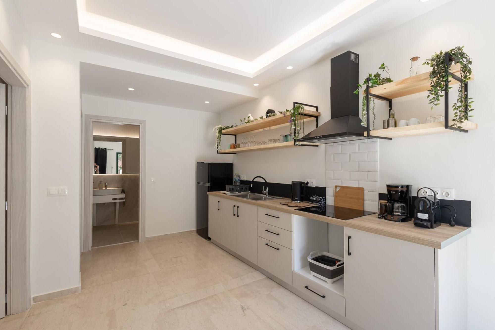 Vallia's Seaview & Stylish By Konnect, Nisaki Appartement *
